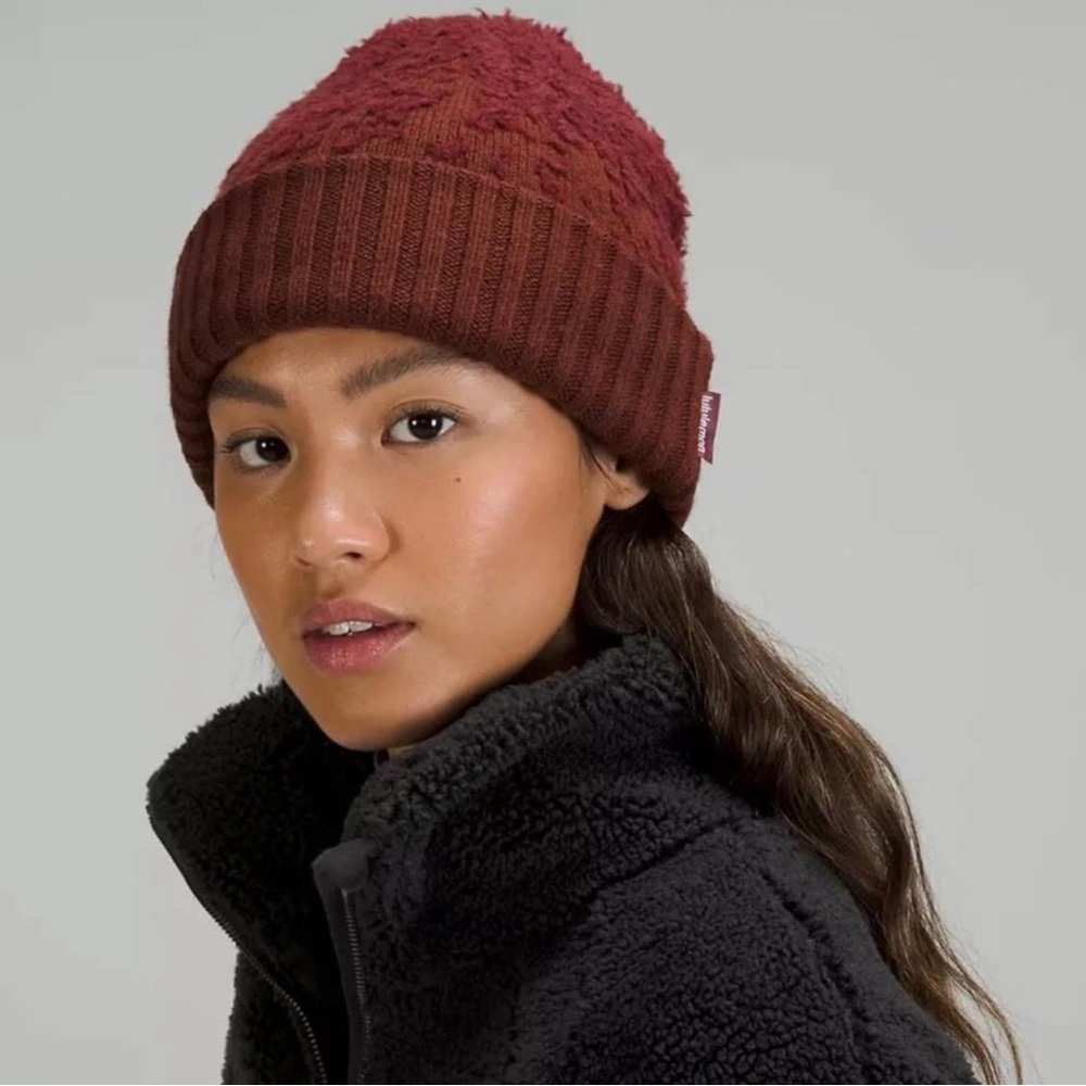 Lululemon Women's Ombre Knit Textured Beanie Red Merlot - NWT